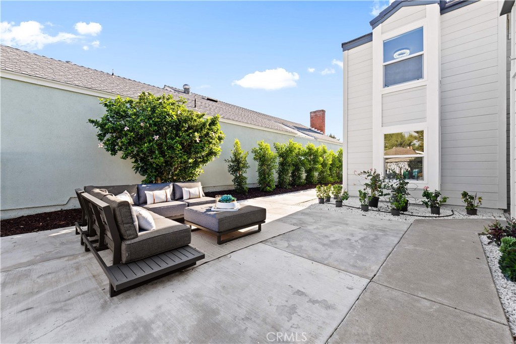 39 Cape Cod Irvine, CA 92620 - Photo 6 of 56 a outdoor living space with furniture and garden view