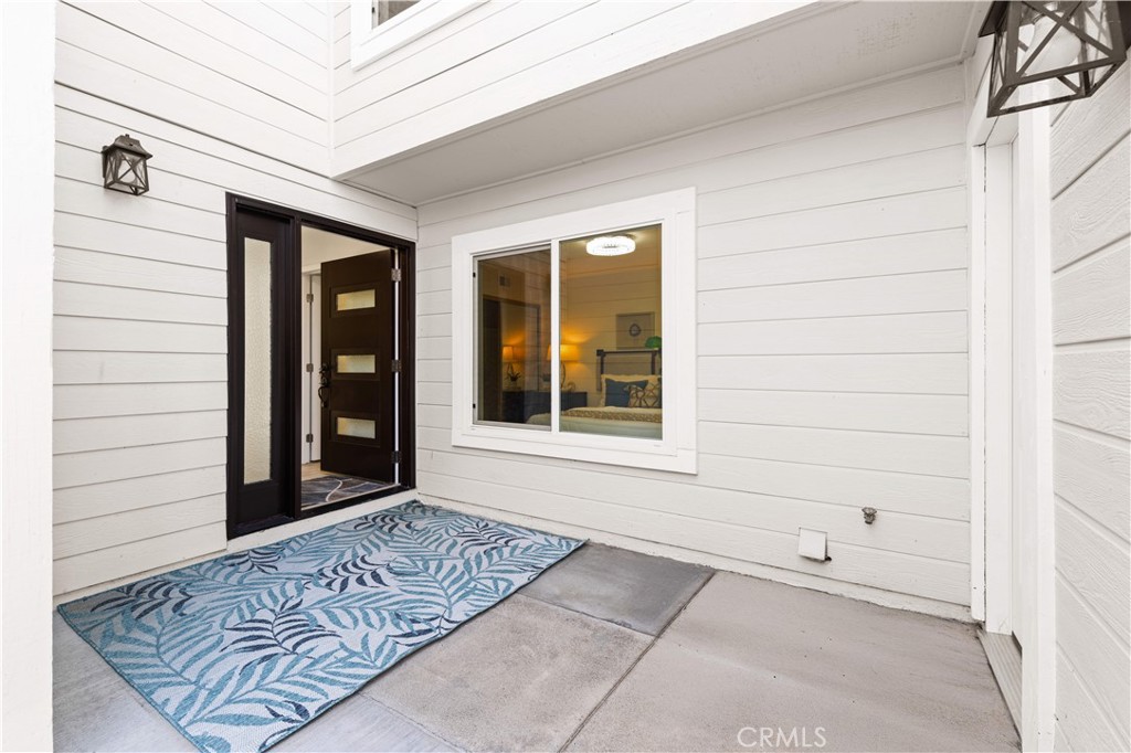 39 Cape Cod Irvine, CA 92620 - Photo 8 of 56 a view of a entryway of the house