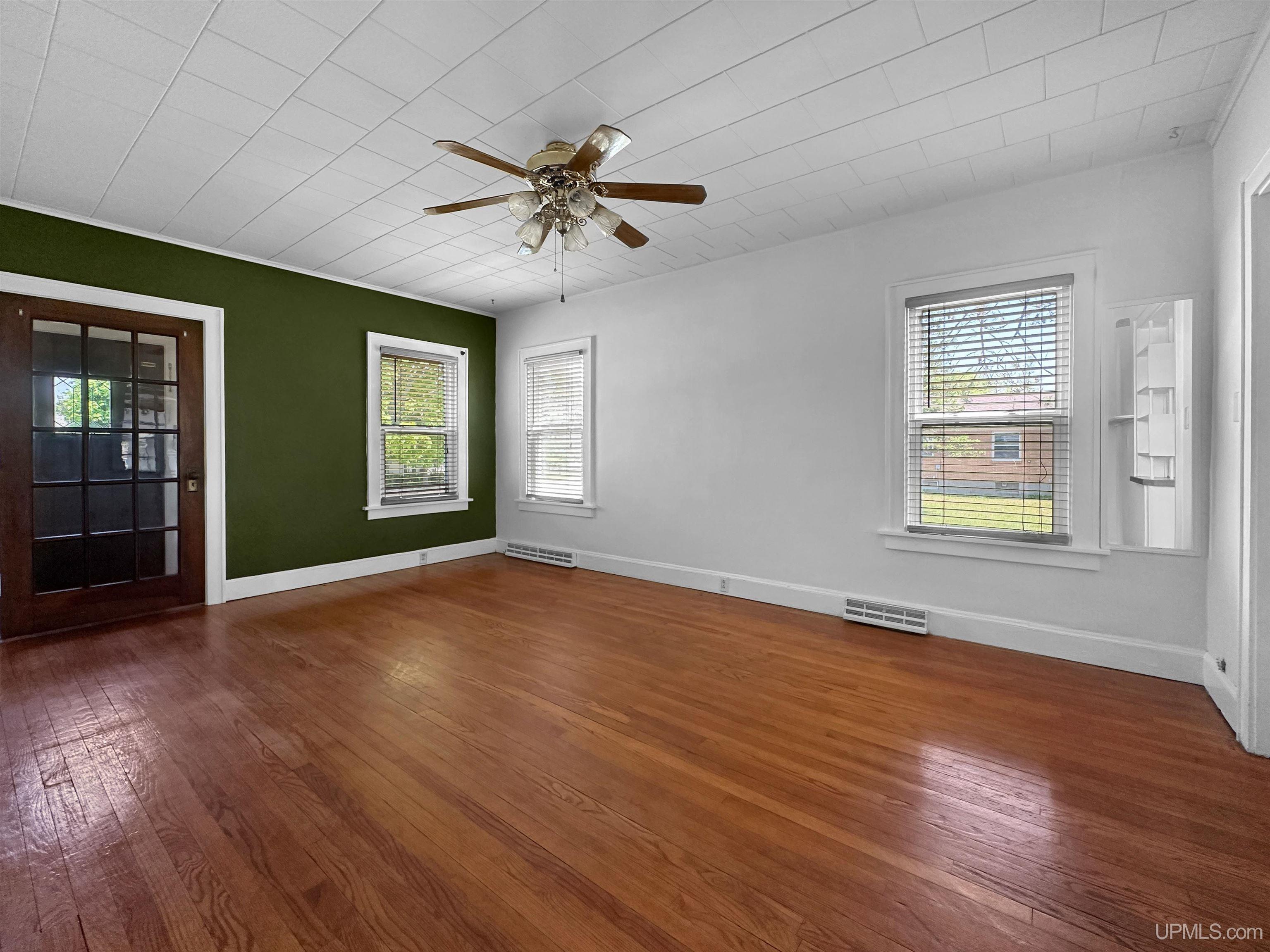 1715 South 22nd Street Escanaba, MI 49829 - Photo 5 of 17