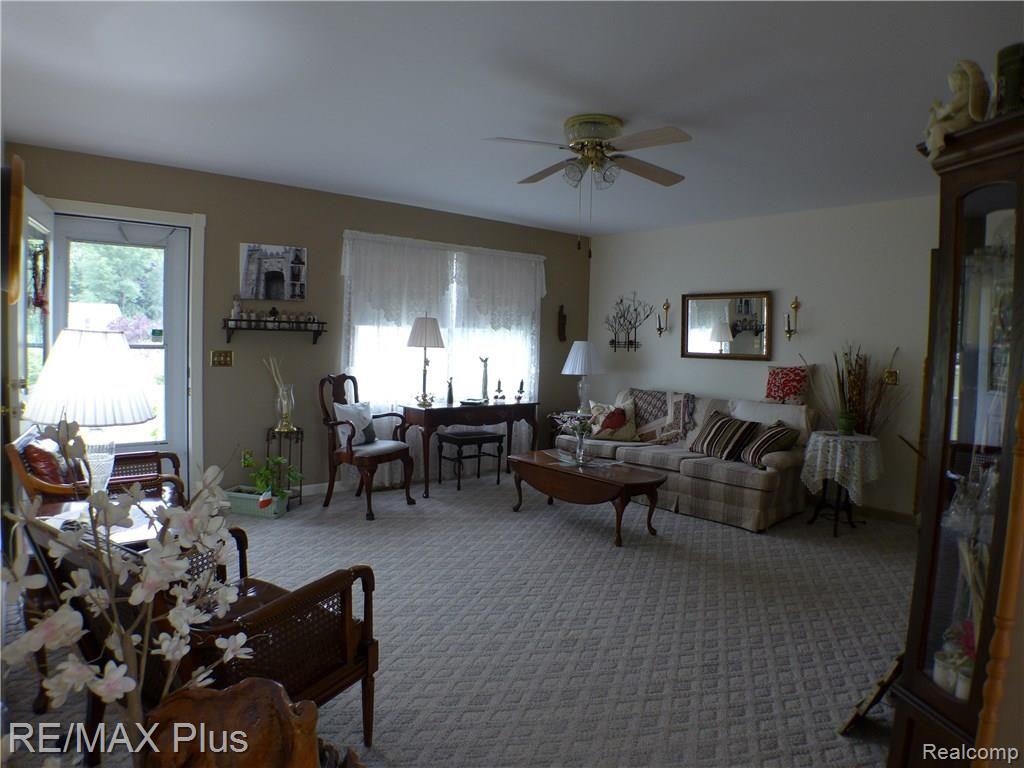 1920 West Fairgrove Road Caro, MI 48723 - Photo 4 of 21 Extra large Living Room.JPG