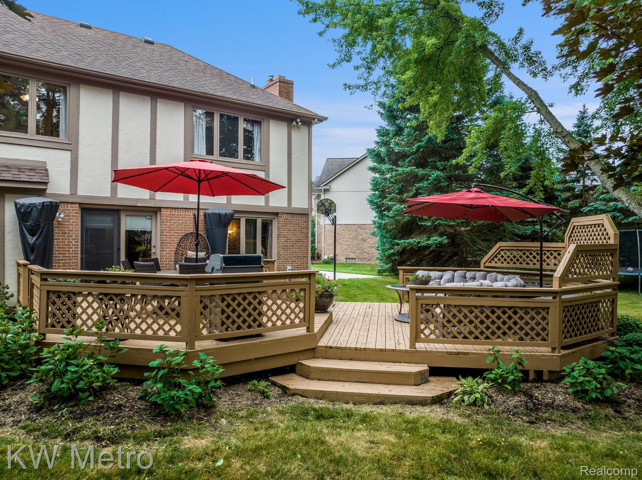 1372 Sherborn Court Rochester, MI 48306 - Photo 41 of 48 Rain or shine, just beautiful.
