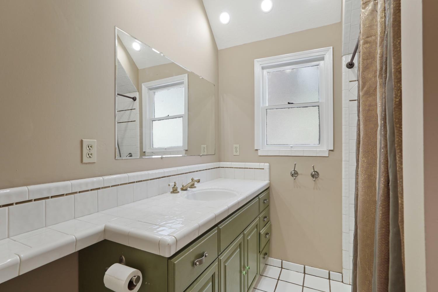 411 Bedford Road Stockton, CA 95204 - Photo 24 of 45