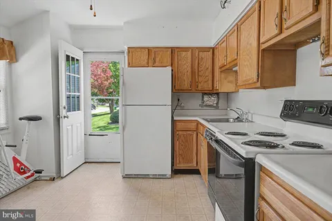 $329,900 | 602 Shue Drive, Newark, DE 19713
