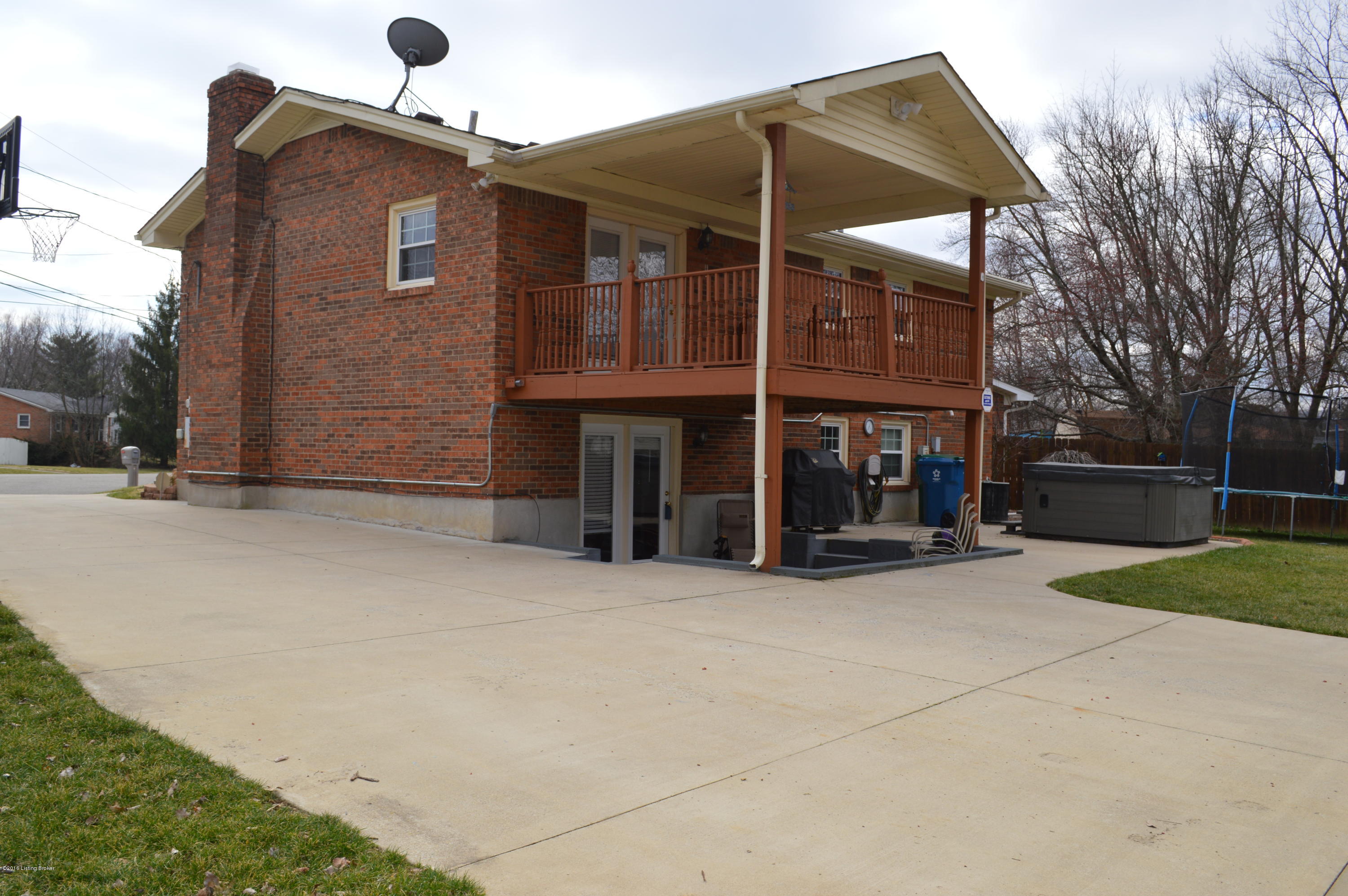 3613 Cutler Road Louisville, KY 40219 - Photo 22 of 25 Covered deck