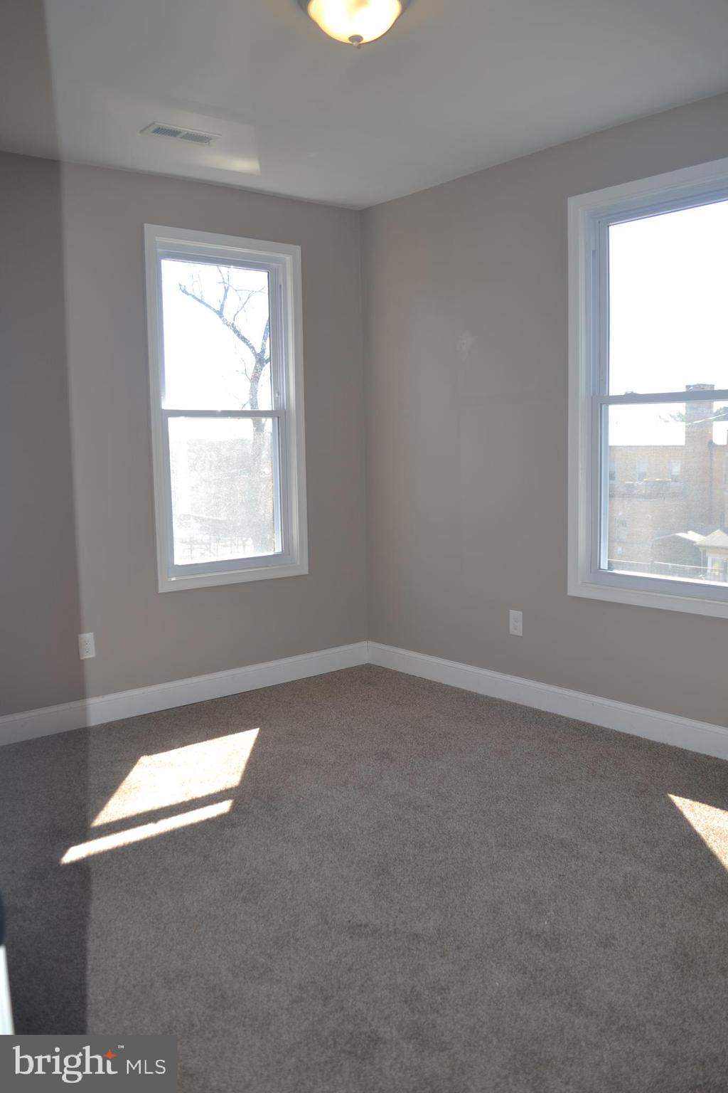 4404 Chatham Road Baltimore, MD 21207 - Photo 13 of 14 Gallery Image 13