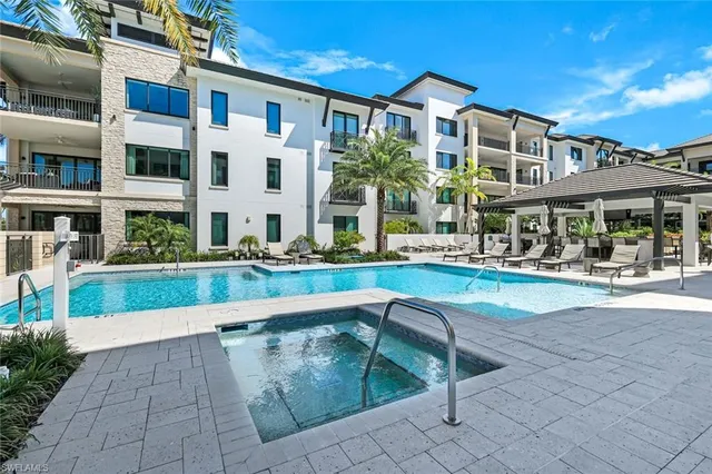 $22,000 | 1130 3rd Avenue South, Unit 215, Naples, FL 34102