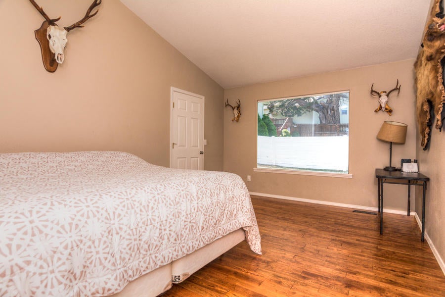 2139 Southwest 35th Street Redmond, OR 97756 - Photo 14 of 24 35th St SW 2139 Web (16 of 28)