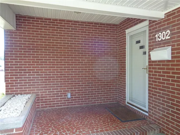 $1,695 | 1302 Miller Street, Winston-Salem, NC 27103