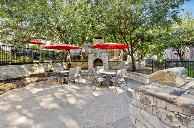 $369,900 | 2004 Azure Pointe, Richardson, TX 75080