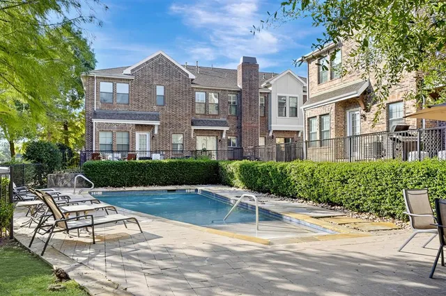 $369,900 | 2004 Azure Pointe, Richardson, TX 75080