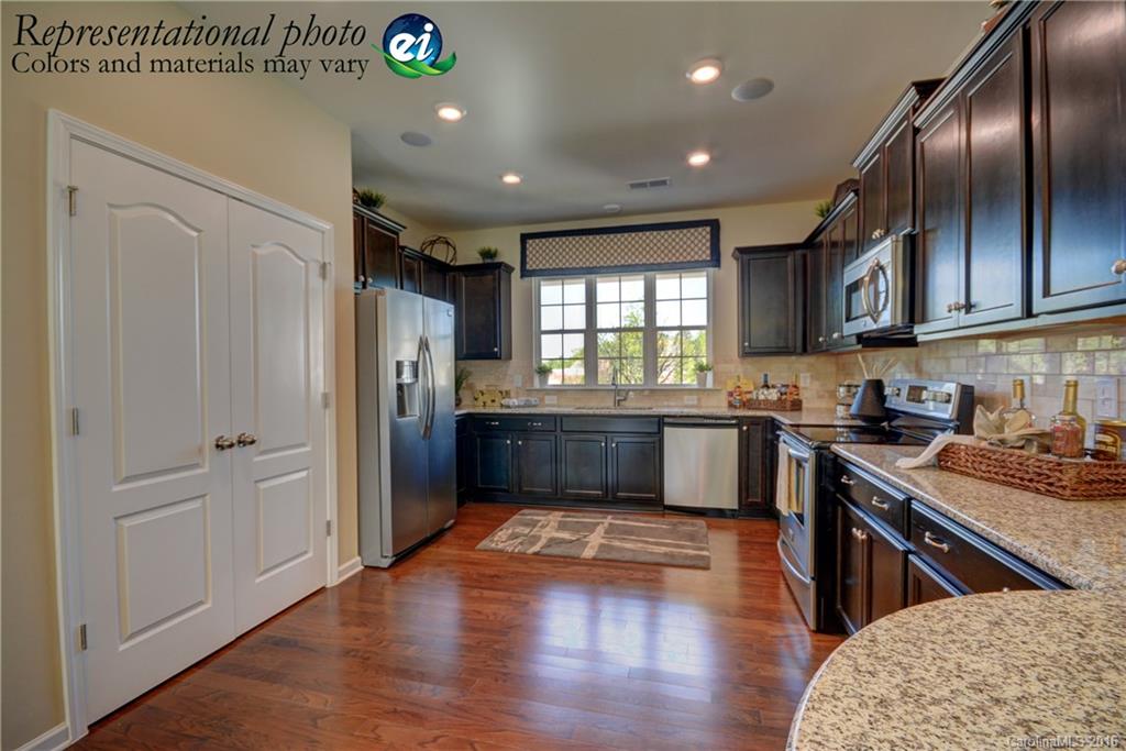 3031 Oakmere Road, Unit 944 Waxhaw, NC 28173 - Photo 3 of 20 Gallery Image 3