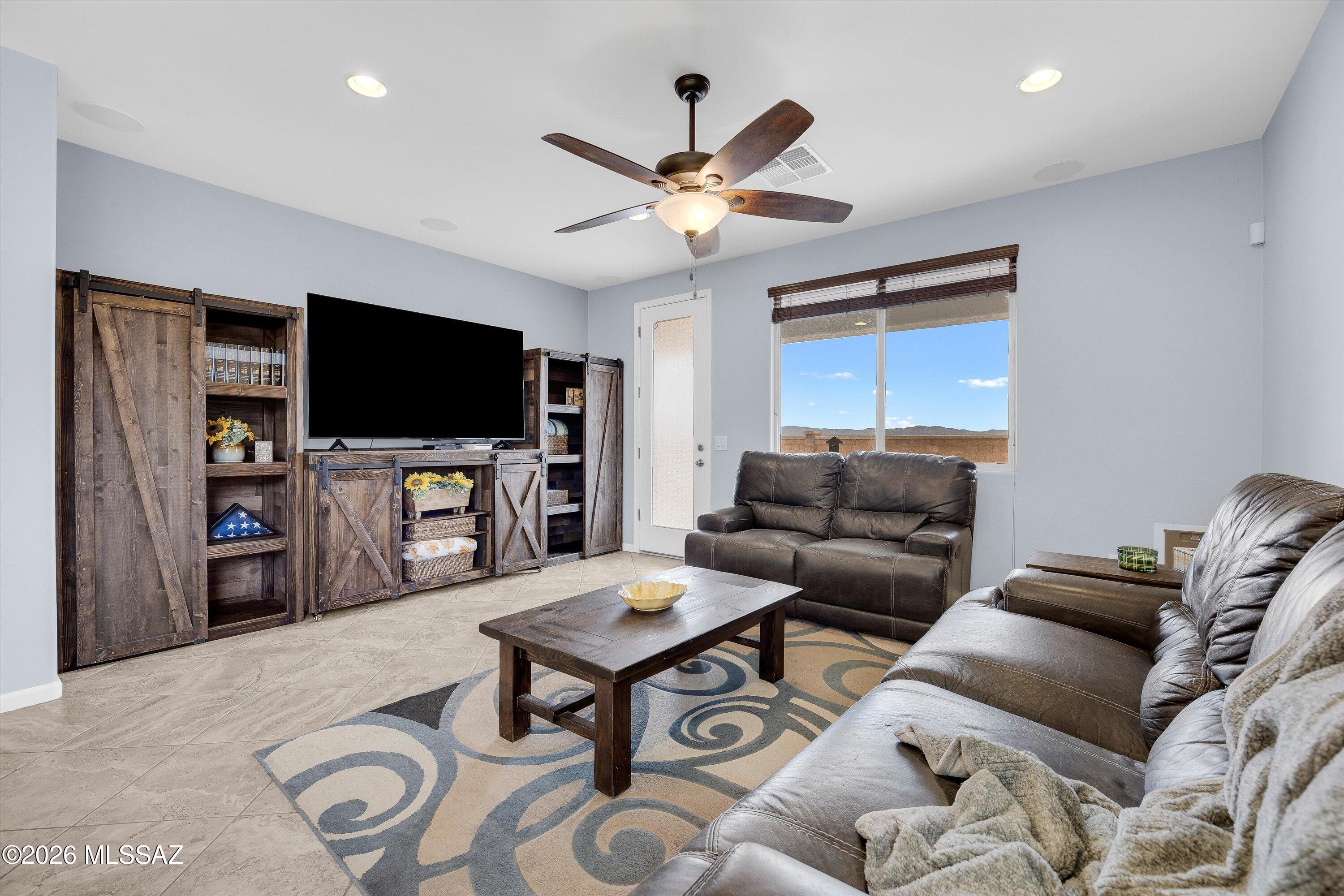 38754 South Running Roses Lane Tucson, AZ 85739 - Photo 4 of 46 09-Living Room