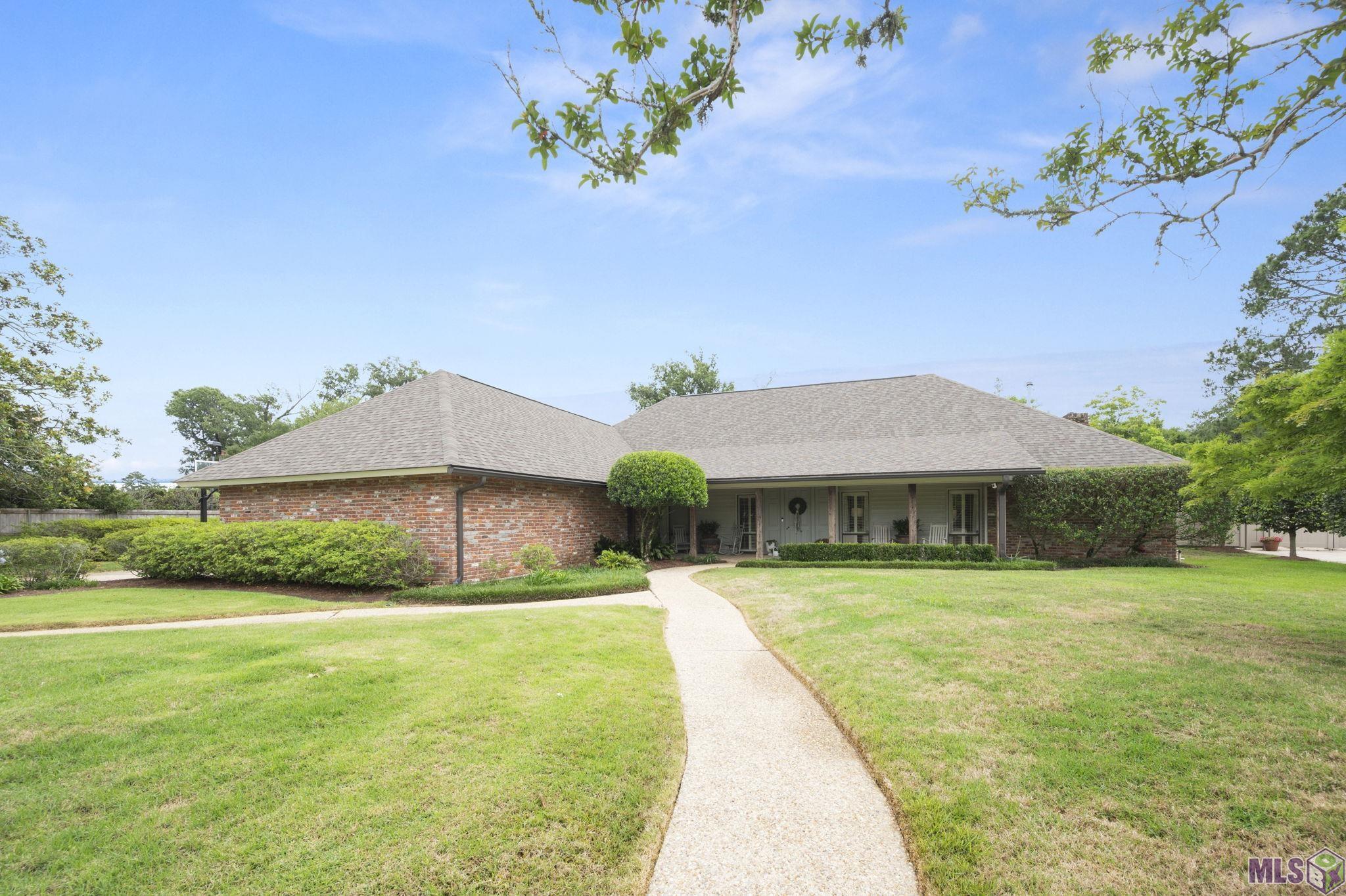 8792 West Fairway Drive Baton Rouge, LA 70809 - Photo 1 of 30