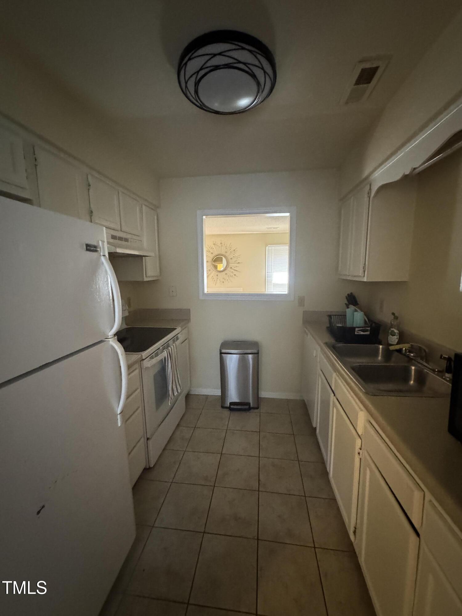 863 Dalewood Drive Raleigh, NC 27610 - Photo 4 of 9 IMG_7058