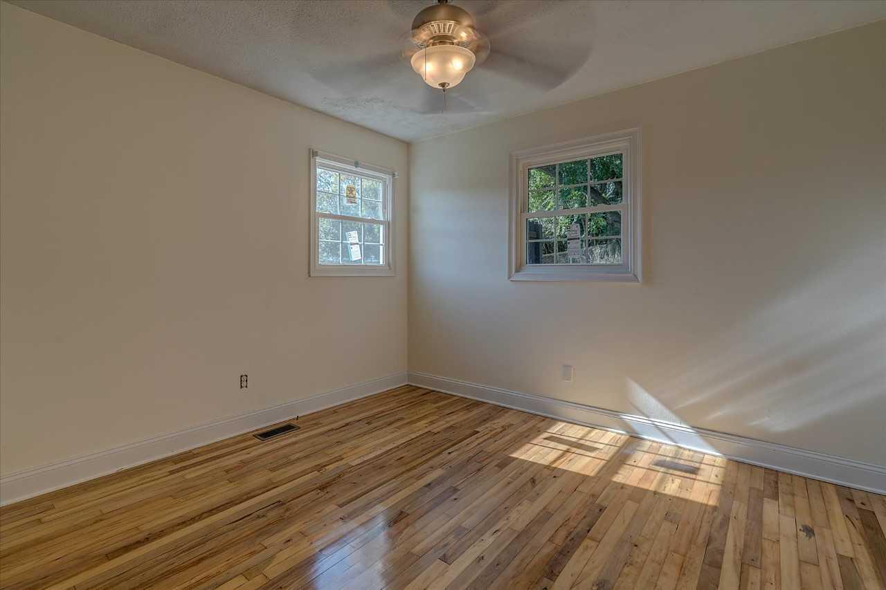 2402 Shull Road Northeast Roanoke, VA 24012 - Photo 19 of 25 download (20)