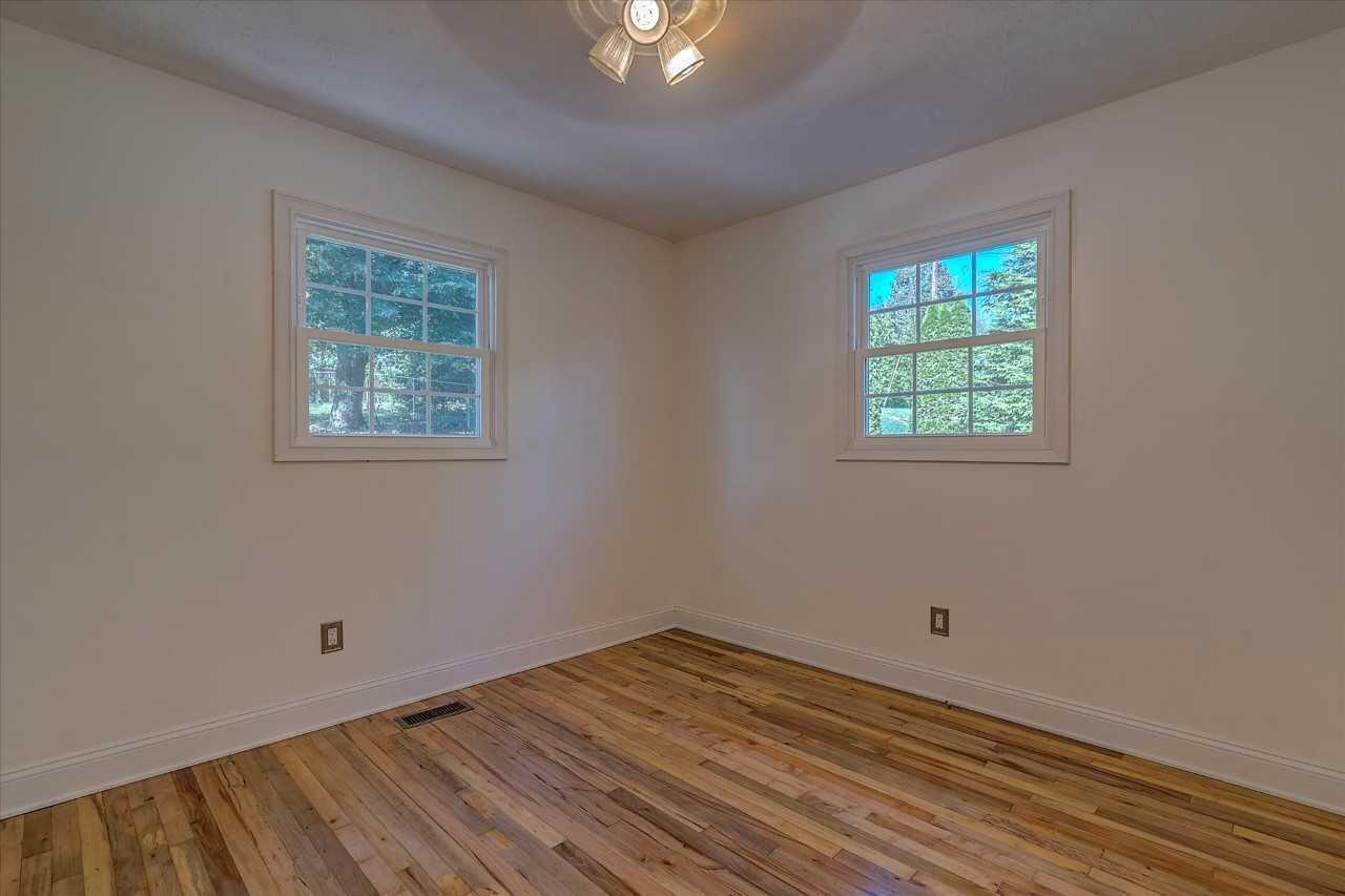 2402 Shull Road Northeast Roanoke, VA 24012 - Photo 21 of 25 download (22)
