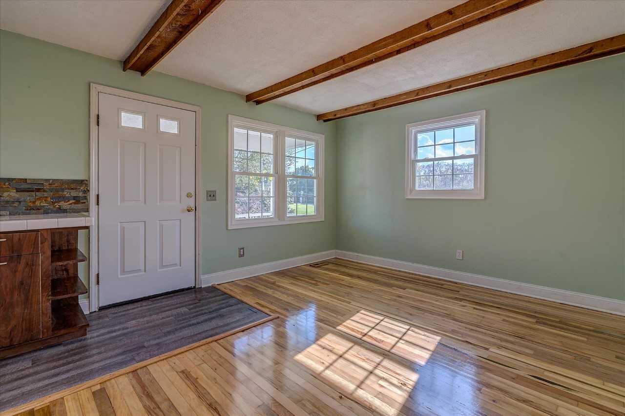 2402 Shull Road Northeast Roanoke, VA 24012 - Photo 6 of 25 download (7)