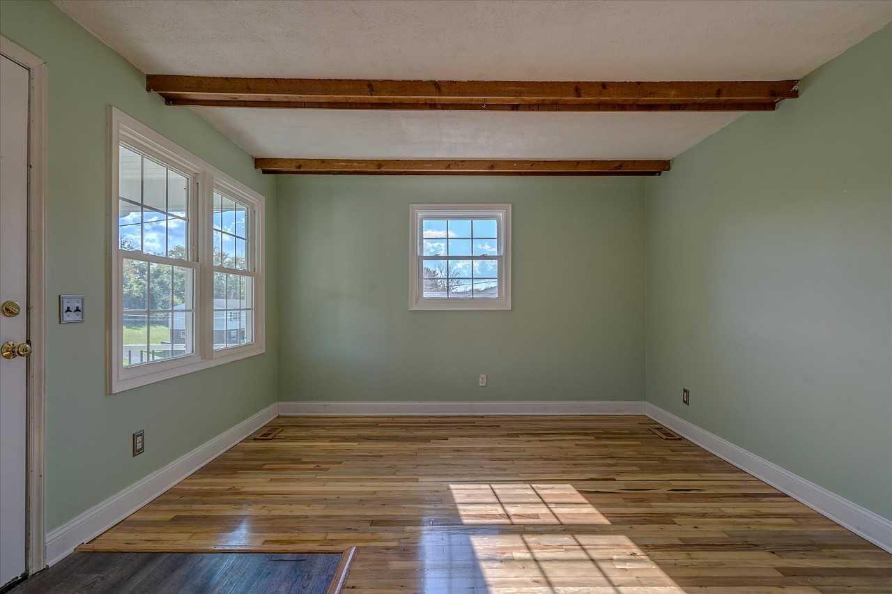 2402 Shull Road Northeast Roanoke, VA 24012 - Photo 7 of 25 download (8)