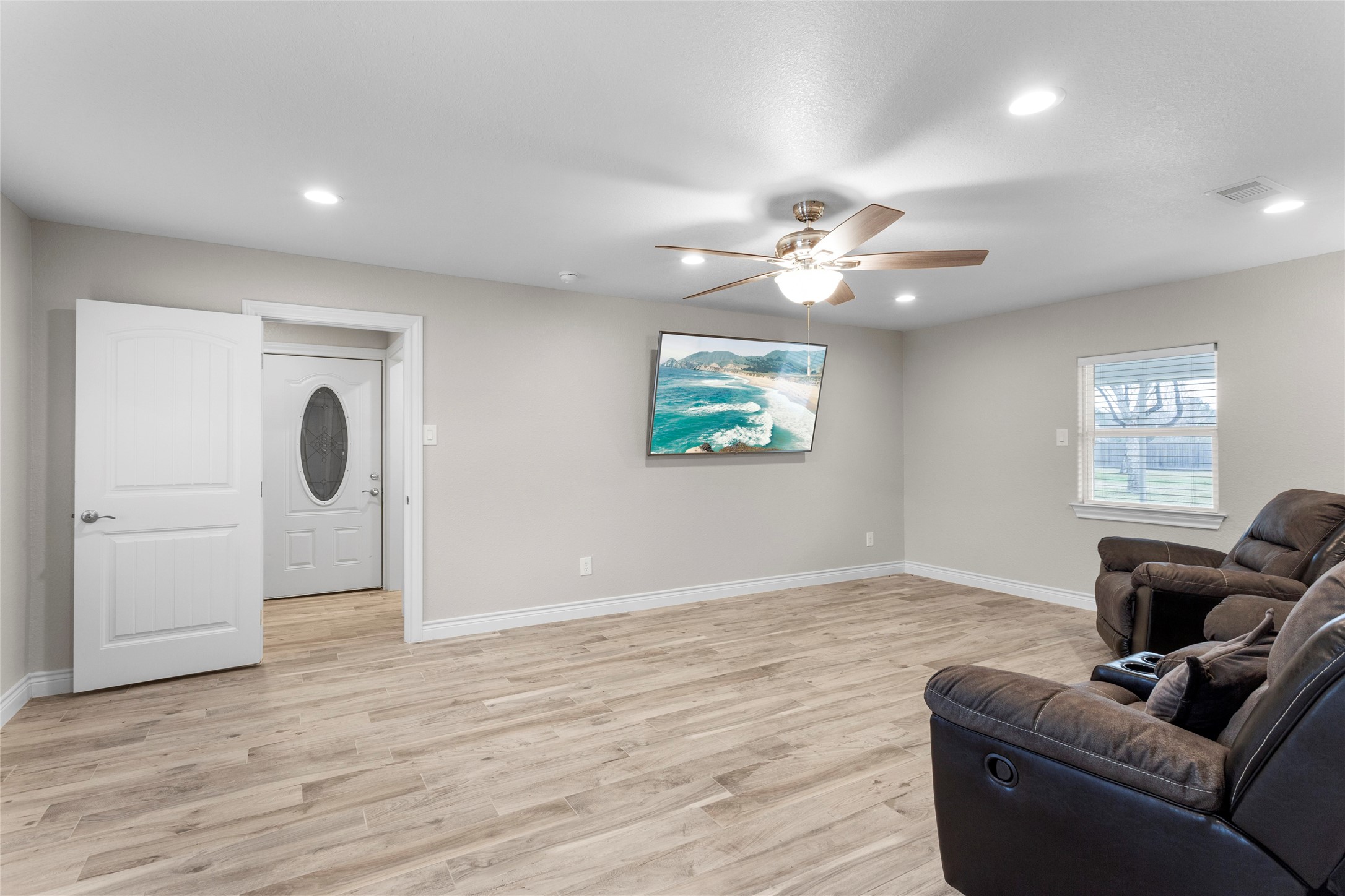 13800 West 6th Street Santa Fe, TX 77517 - Photo 13 of 35