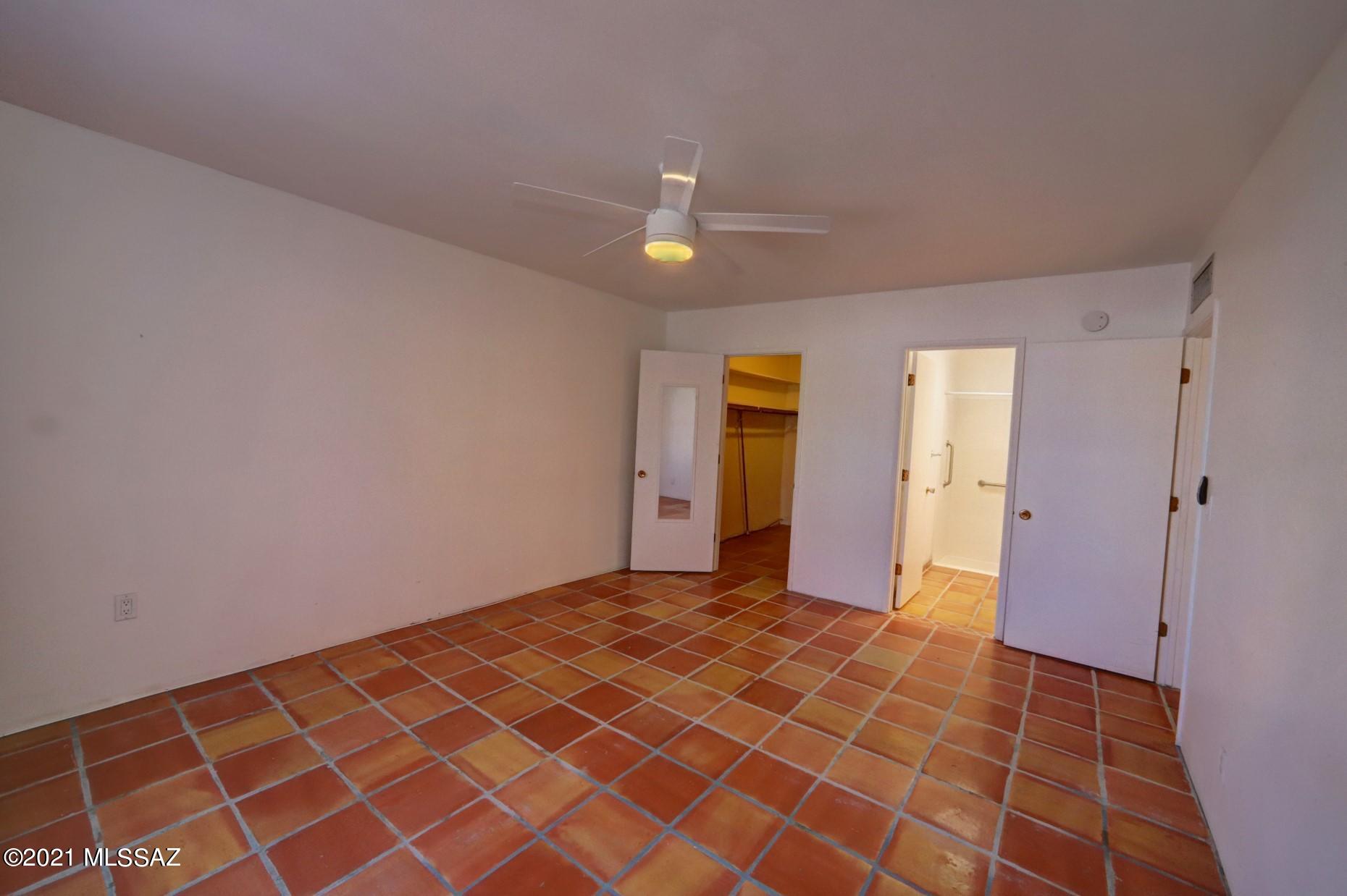 660 East River Road, Unit I Tucson, AZ 85704 - Photo 17 of 37