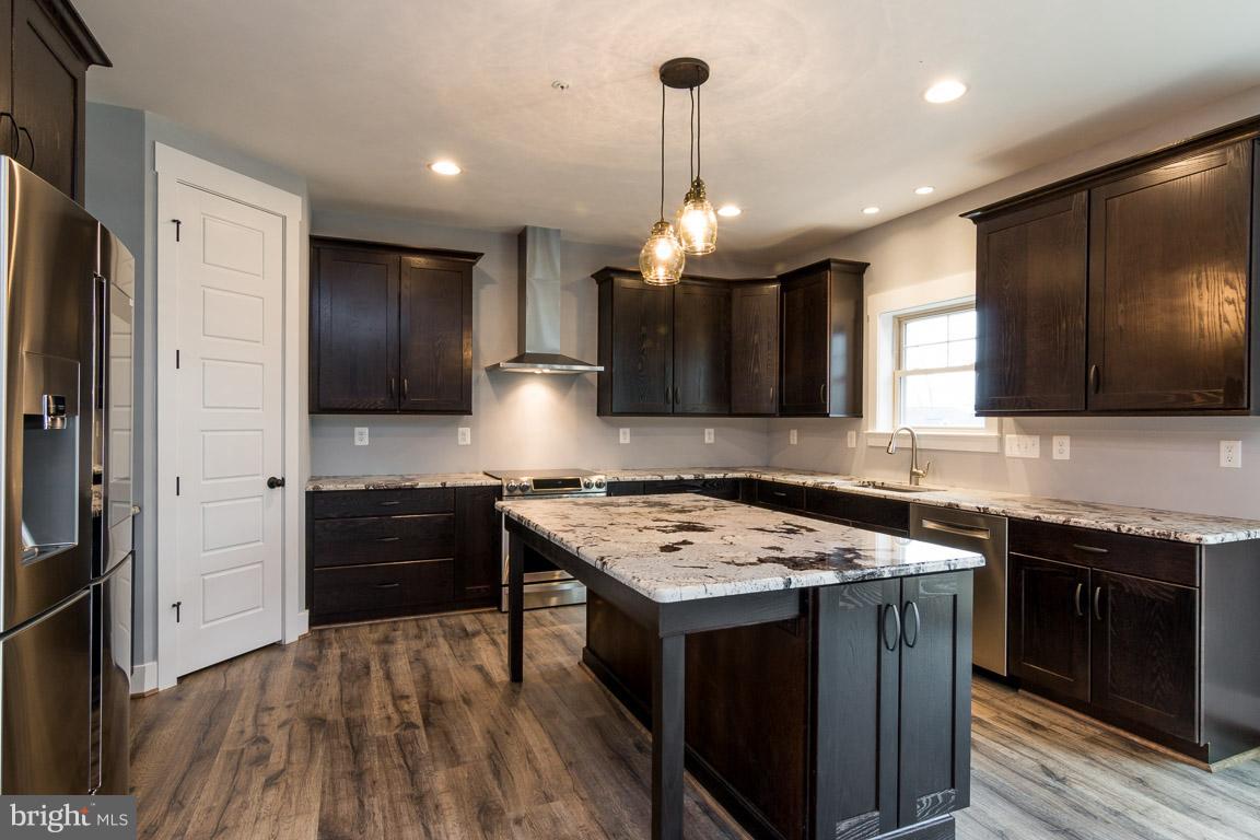 6608 East Lakeridge Road New Market, MD 21774 - Photo 5 of 22 Kitchen