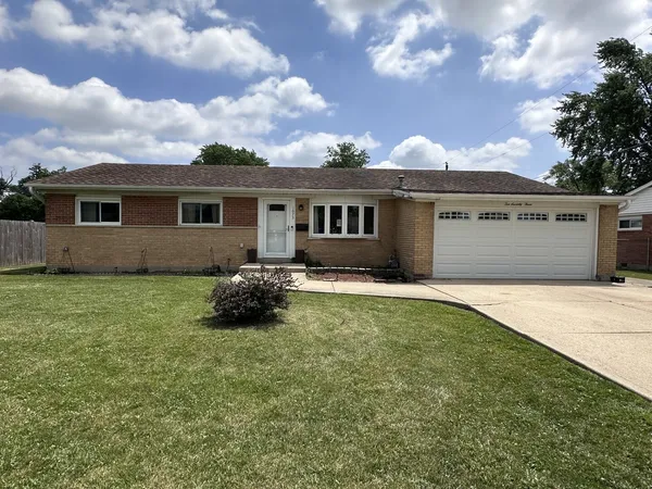 $469,500 | 1073 Anderson Terrace, Des Plaines, IL 60016