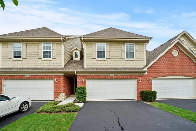 $3,500 | 10-s429 Carrington Circle, Burr Ridge, IL 60527