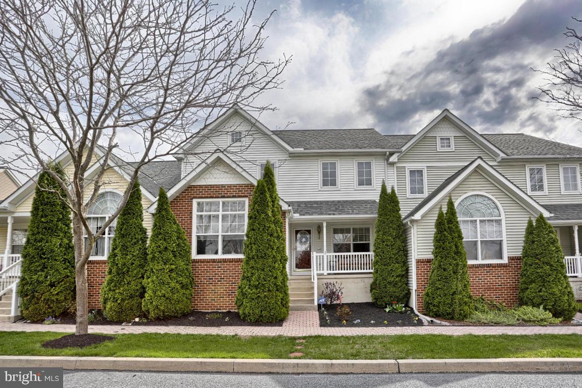 1009 Bond Street Lititz, PA 17543 - Photo 1 of 33