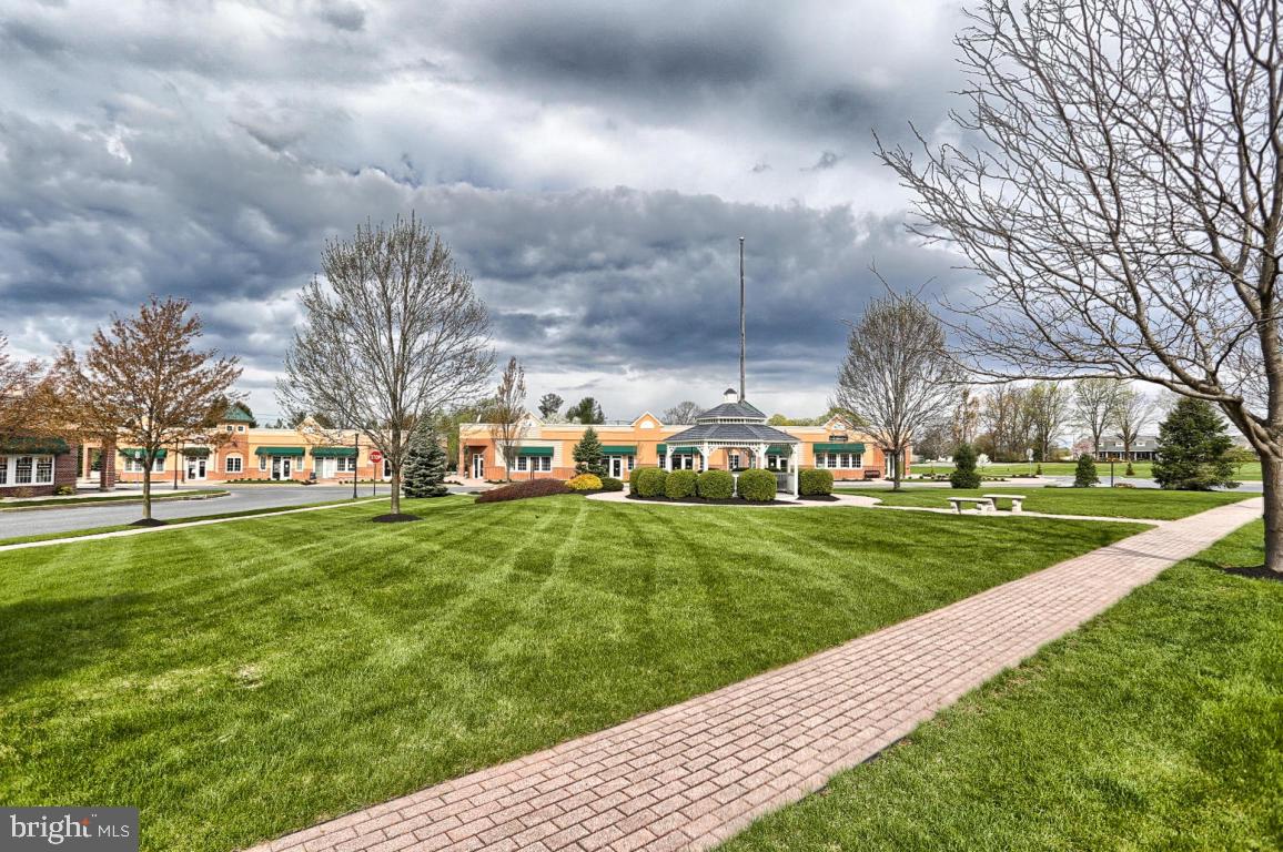 1009 Bond Street Lititz, PA 17543 - Photo 4 of 33