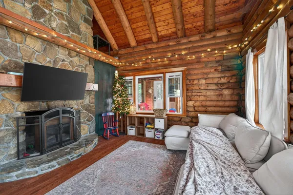 $375,000 | 21 Langs Lane, Newmarket, NH 03857