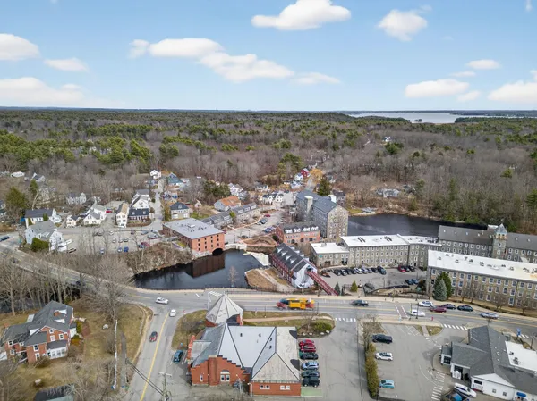 $375,000 | 21 Langs Lane, Newmarket, NH 03857