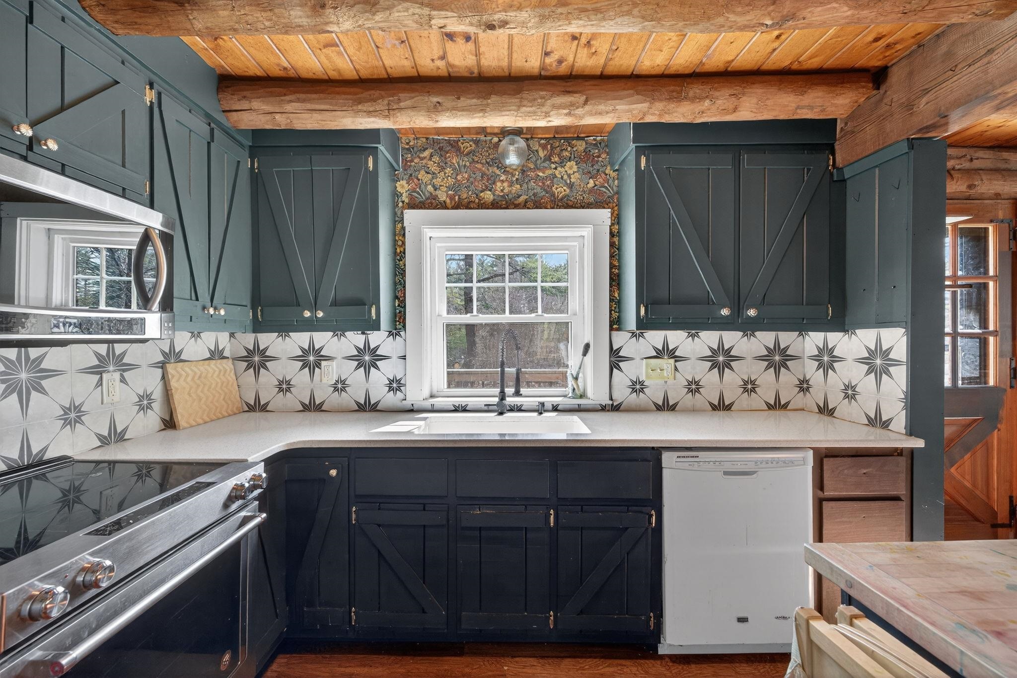 21 Langs Lane Newmarket, NH 03857 - Photo 8 of 47