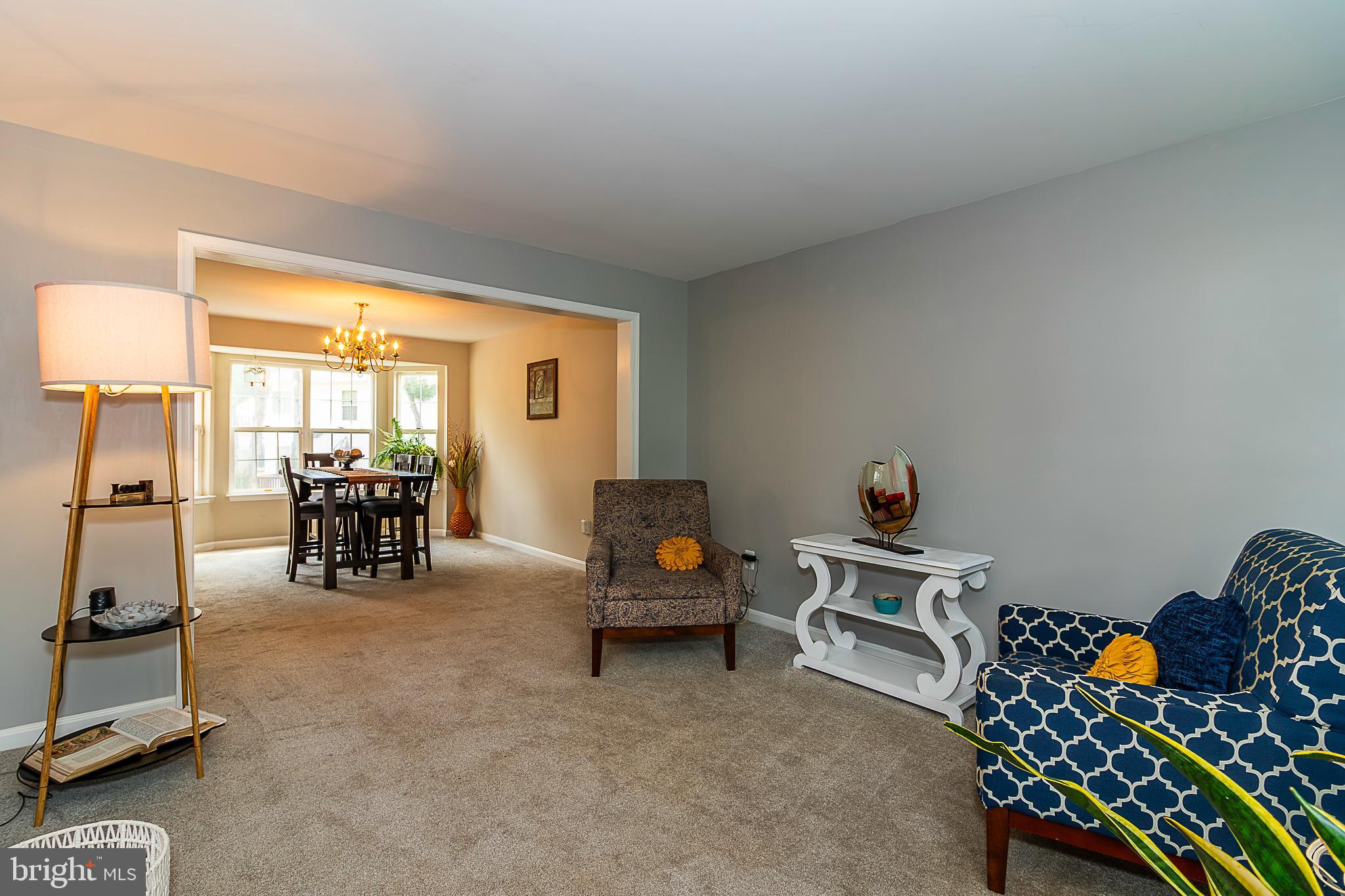 15521 Wheatfield Road Woodbridge, VA 22193 - Photo 17 of 39 Living room