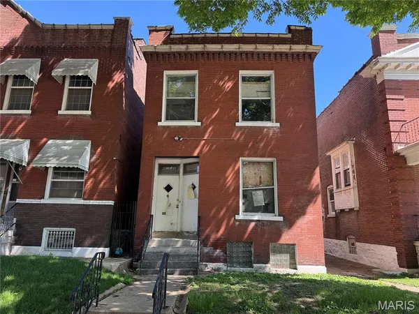 $199,900 | 2833 Sidney Street, St. Louis, MO 63104