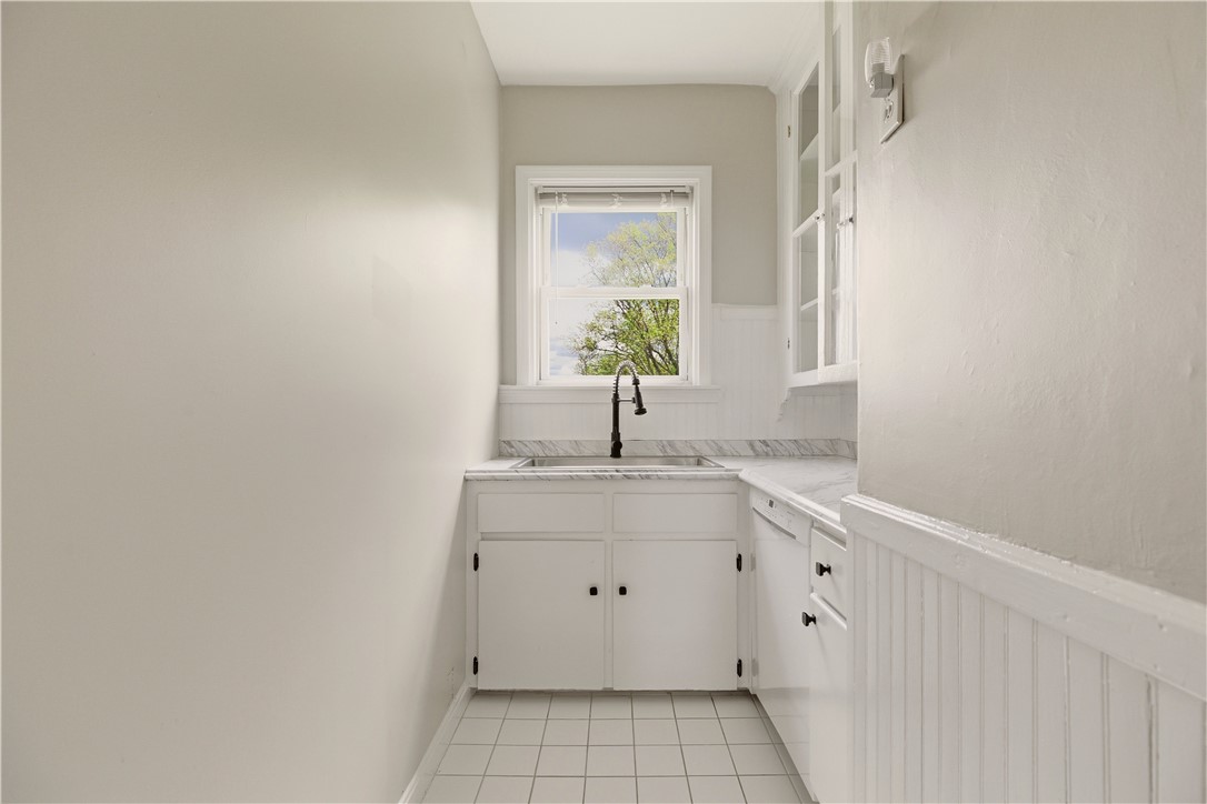 29 Prospect Street, Unit 3 Bristol, RI 02809 - Photo 8 of 20