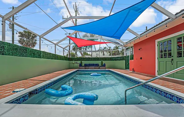 $5,000 | 532 North Palmway, Lake Worth Beach, FL 33460