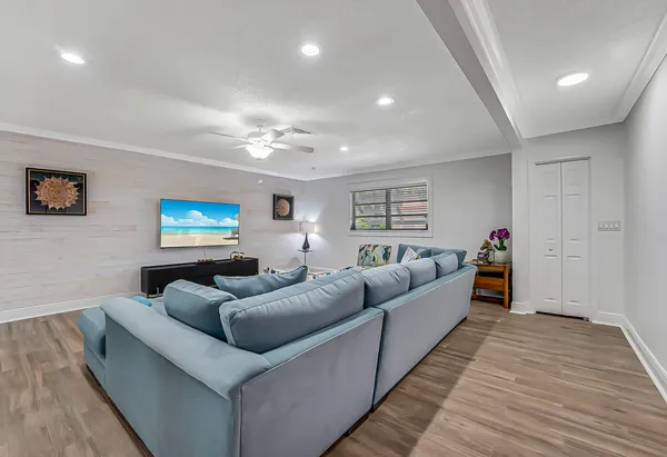 $5,000 | 532 North Palmway, Lake Worth Beach, FL 33460