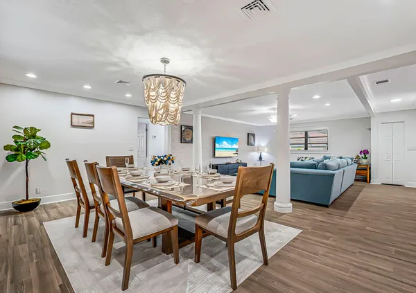 $5,000 | 532 North Palmway, Lake Worth Beach, FL 33460