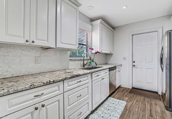 $5,000 | 532 North Palmway, Lake Worth Beach, FL 33460