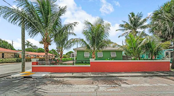 $5,000 | 532 North Palmway, Lake Worth Beach, FL 33460