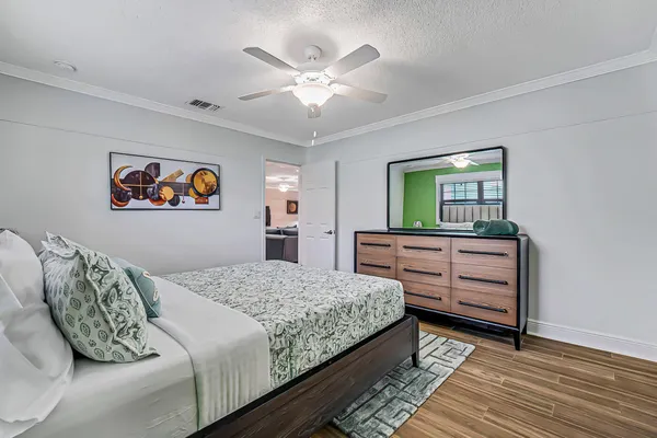 $5,000 | 532 North Palmway, Lake Worth Beach, FL 33460