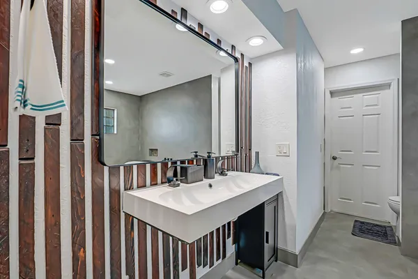 $5,000 | 532 North Palmway, Lake Worth Beach, FL 33460