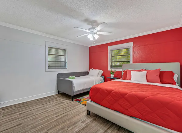 $5,000 | 532 North Palmway, Lake Worth Beach, FL 33460