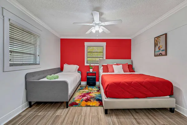 $5,000 | 532 North Palmway, Lake Worth Beach, FL 33460