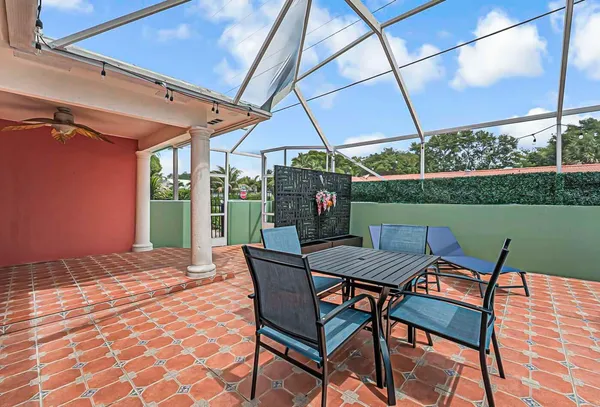 $5,000 | 532 North Palmway, Lake Worth Beach, FL 33460