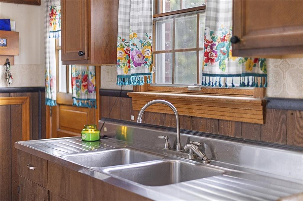 840 Agnew Road Pittsburgh, PA 15227 - Photo 14 of 36