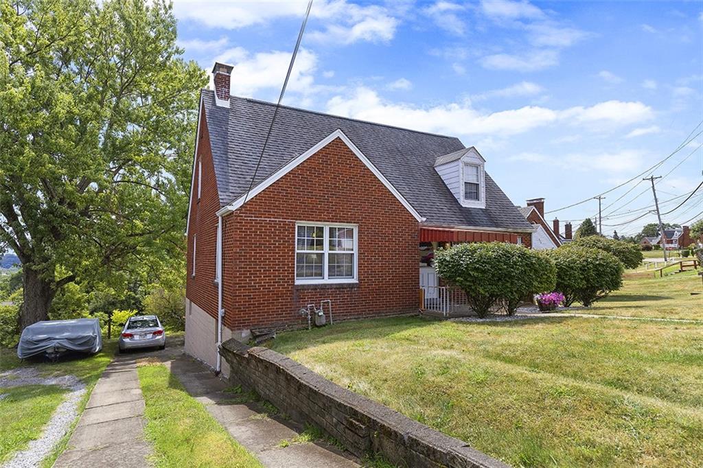 840 Agnew Road Pittsburgh, PA 15227 - Photo 2 of 36