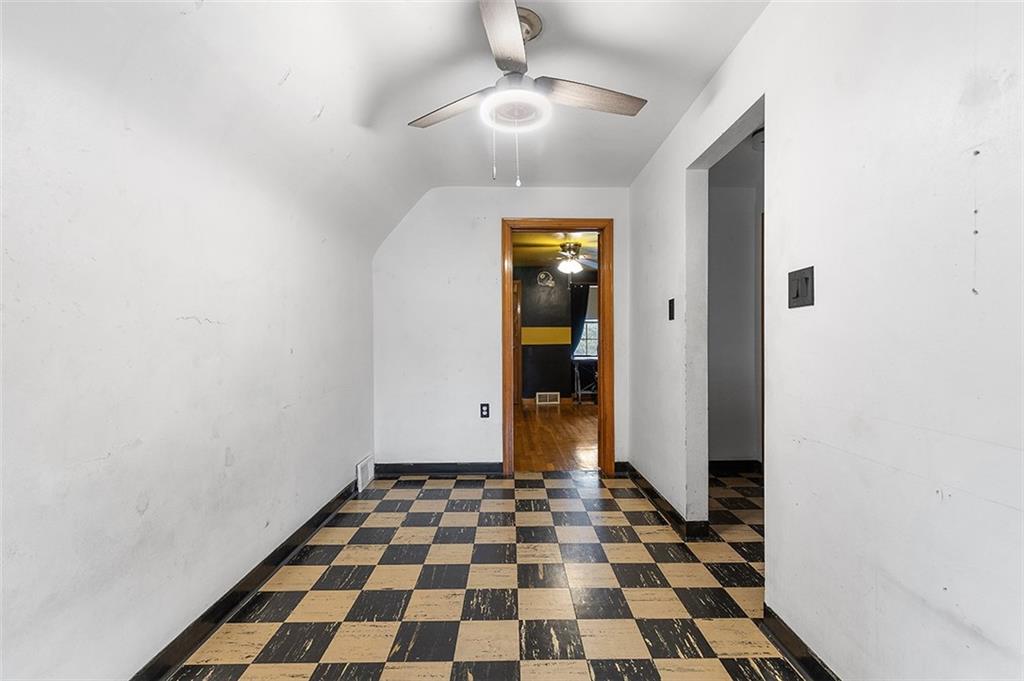 840 Agnew Road Pittsburgh, PA 15227 - Photo 23 of 36