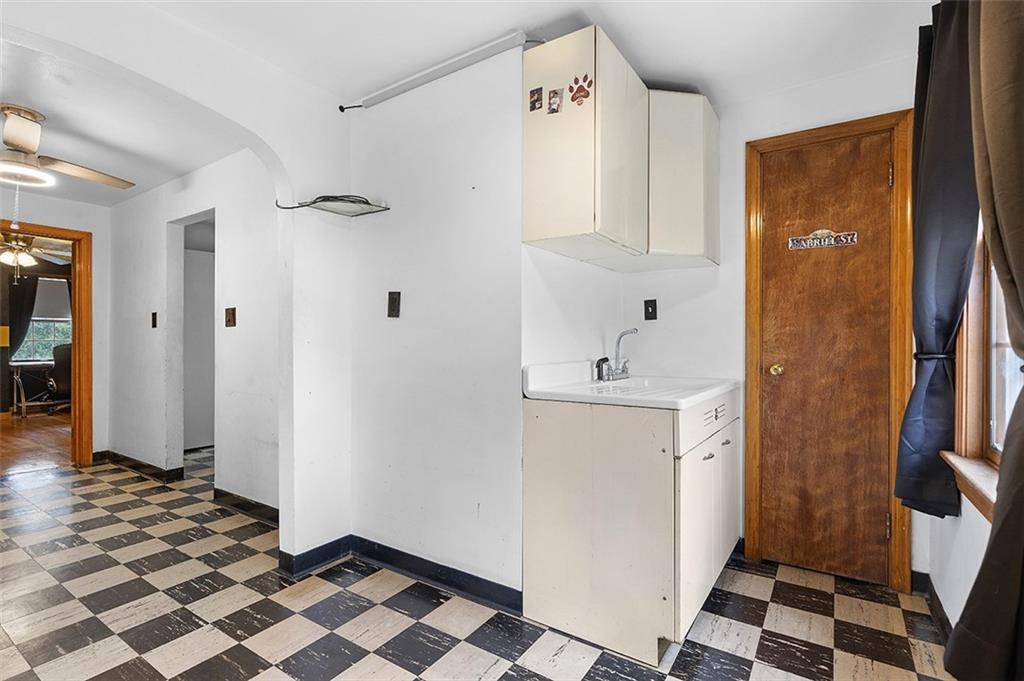 840 Agnew Road Pittsburgh, PA 15227 - Photo 24 of 36