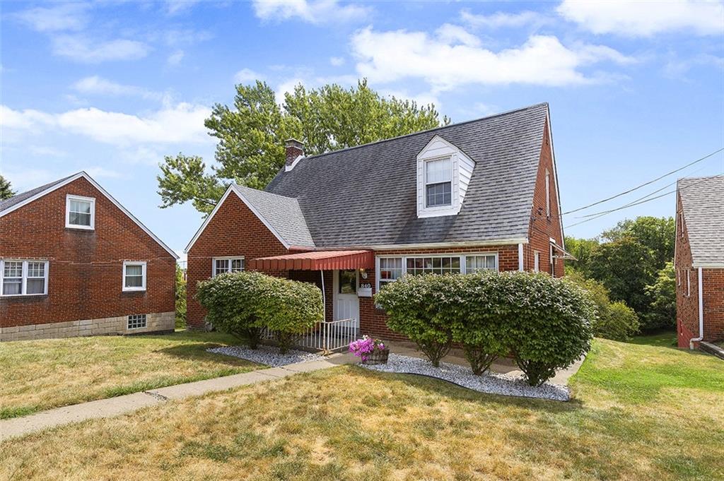 840 Agnew Road Pittsburgh, PA 15227 - Photo 3 of 36